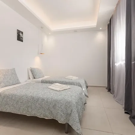 Apartment Correeira Luxury Residence T2 L - Albufeira, Pools, Wifi, Bbq, Beach *