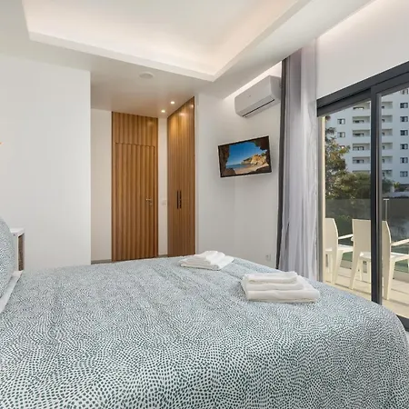 Correeira Luxury Residence T2 L - Albufeira, Pools, Wifi, Bbq, Beach البوفيرا